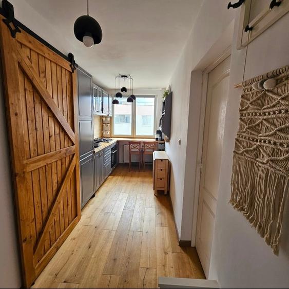 Apartament cu 2 camere semidecomandat, mobilat în Colentina