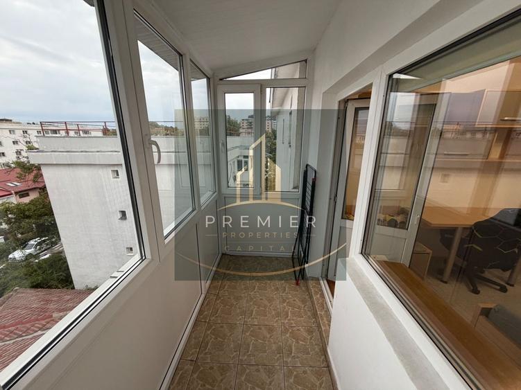 Apartament cu 4 camere decomandat, mobilat în Băneasa