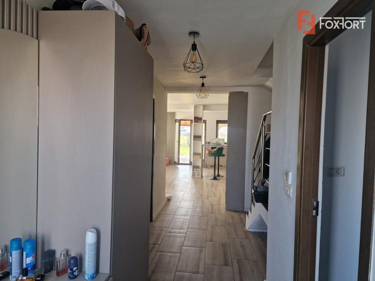 Duplex cu 5 camere cu Canalizare în Moșnița Veche