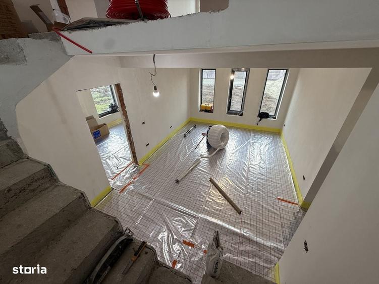 Casă cu 4 camere cu Teren 300 Mp în Central