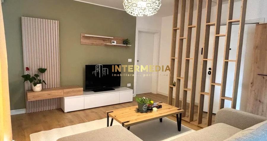 Apartament cu 2 camere semidecomandat, mobilat în Cetate