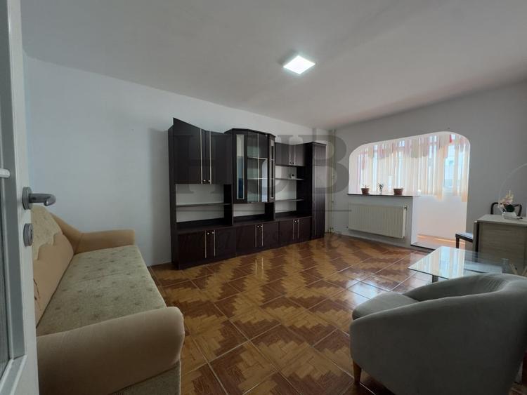 Apartament cu 3 camere decomandat, mobilat în Sud