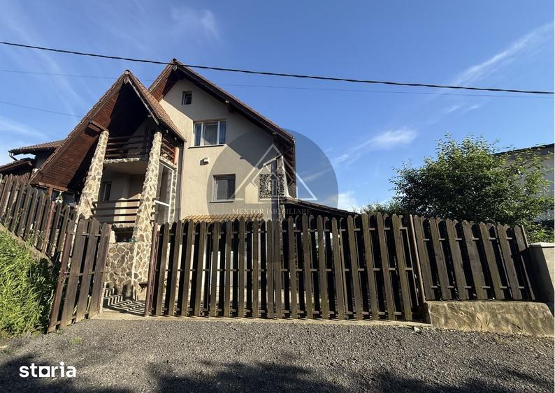 Casă cu 6 camere decomandat cu Teren 500 Mp în Central