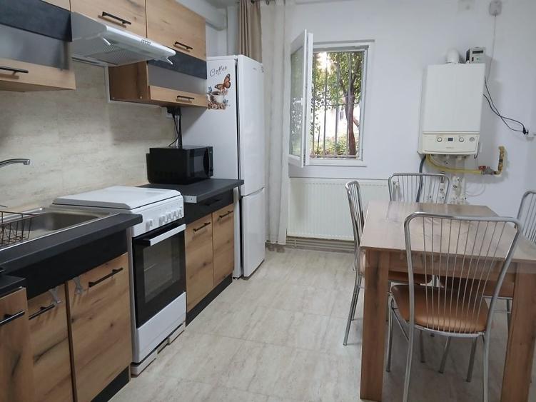Apartament cu 2 camere semidecomandat în Inel I