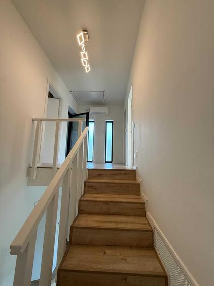 Apartament cu 3 camere decomandat în Cârcea