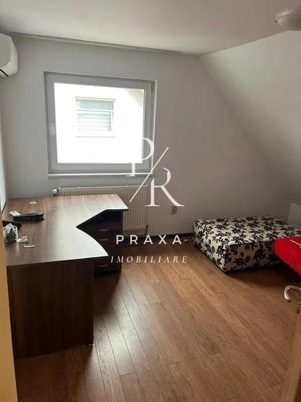 Duplex cu 4 camere cu Canalizare în Florești