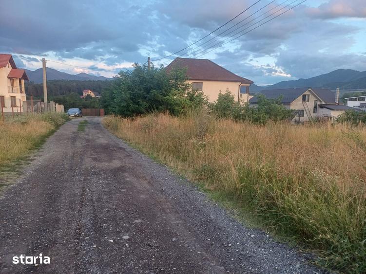 Teren de 1000 mp, în Central