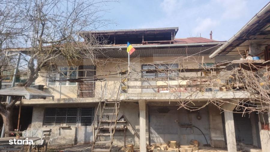 Casă cu 4 camere în Central