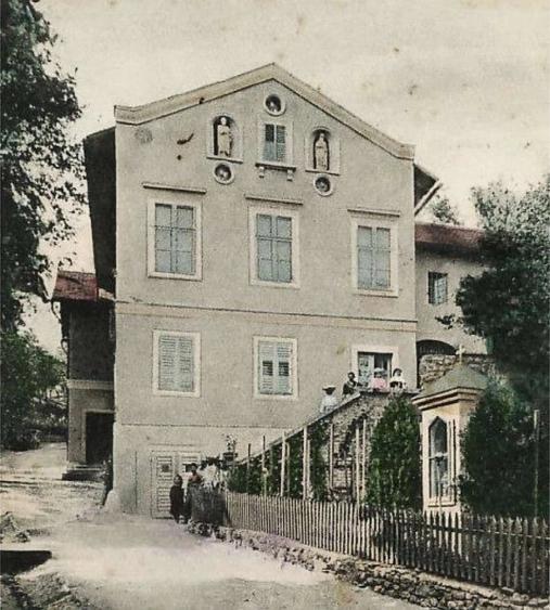 Casă cu Teren 30000 Mp în Central