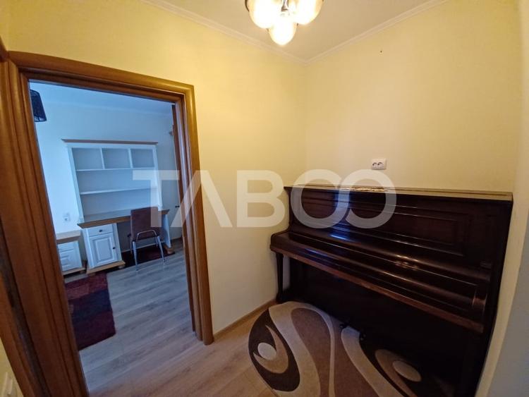 Apartament cu 3 camere semidecomandat, mobilat în Mihai Viteazul