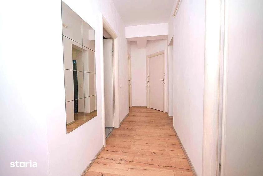 Apartament cu 3 camere decomandat în Dobroești