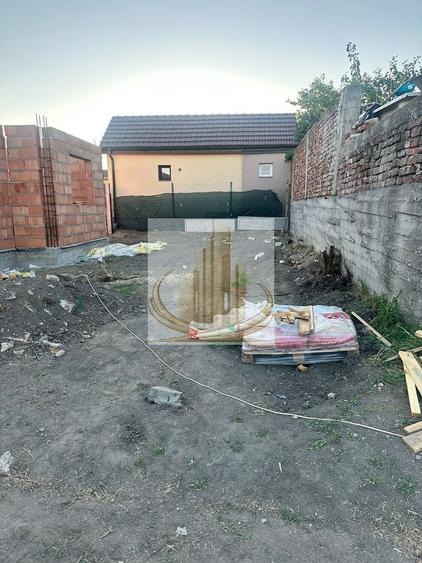 Duplex cu 4 camere cu Canalizare în Sânandrei