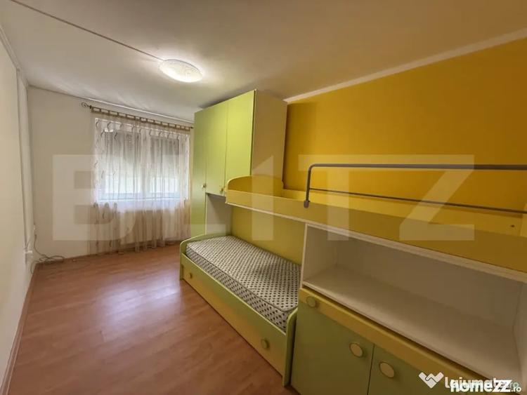 Apartament cu 3 camere semidecomandat în Micro 14