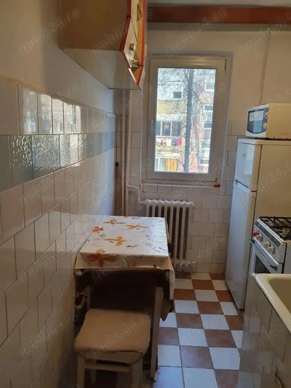 Apartament cu 2 camere semidecomandat, mobilat în Blașcovici