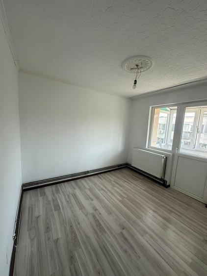 Apartament cu 2 camere decomandat în Rahova