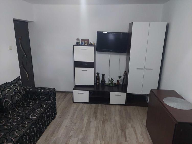 Apartament cu 2 camere decomandat în Exterior Vest