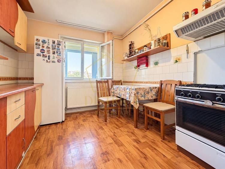Apartament cu 3 camere decomandat, mobilat în Circumvalațiunii