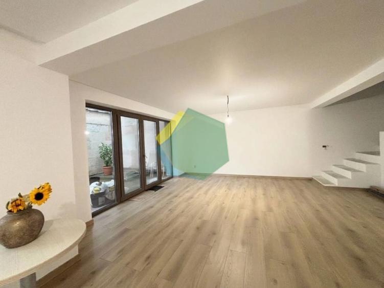 Duplex cu 5 camere cu Garaj în Jilava