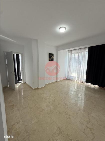 Apartament cu 4 camere decomandat în Central — fotografia 1