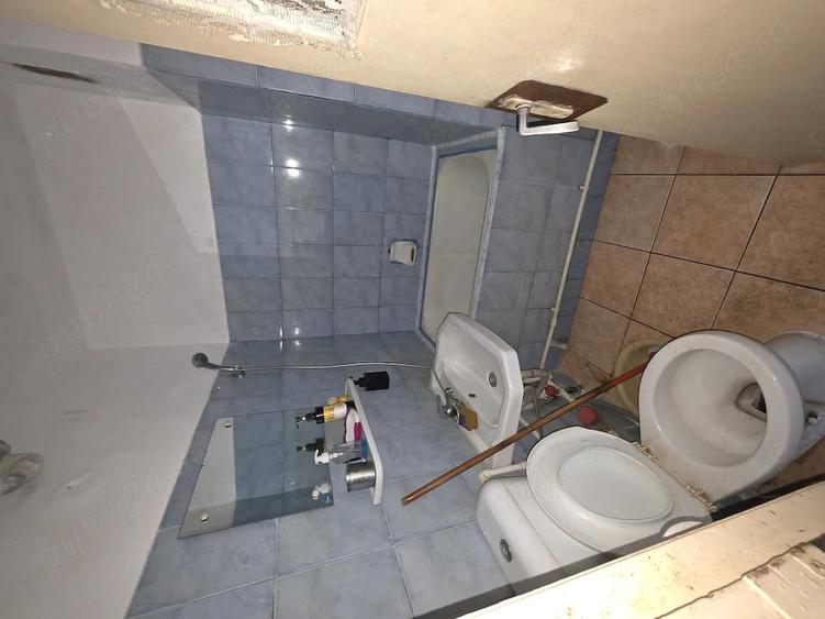 Apartament cu 3 camere semidecomandat în Viziru 1