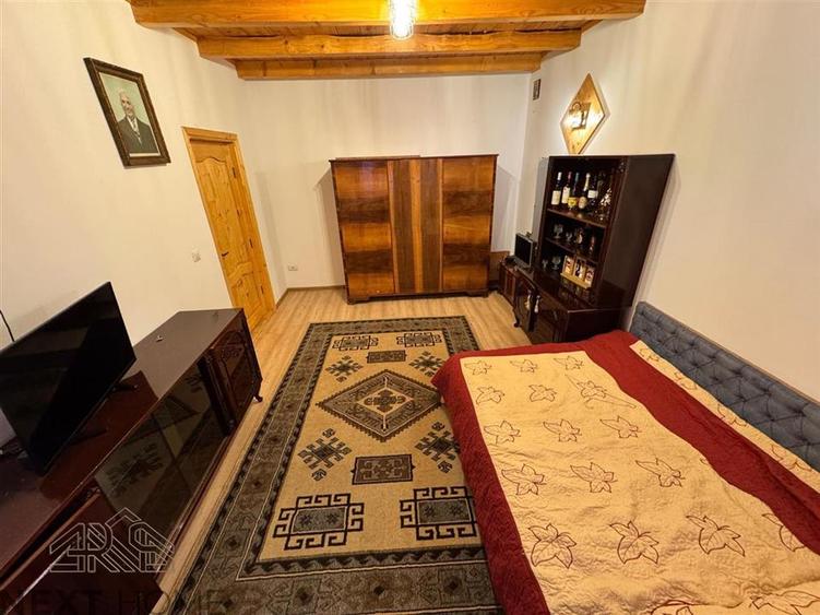 Casă cu 10 camere cu Teren 1600 Mp în Bolotești