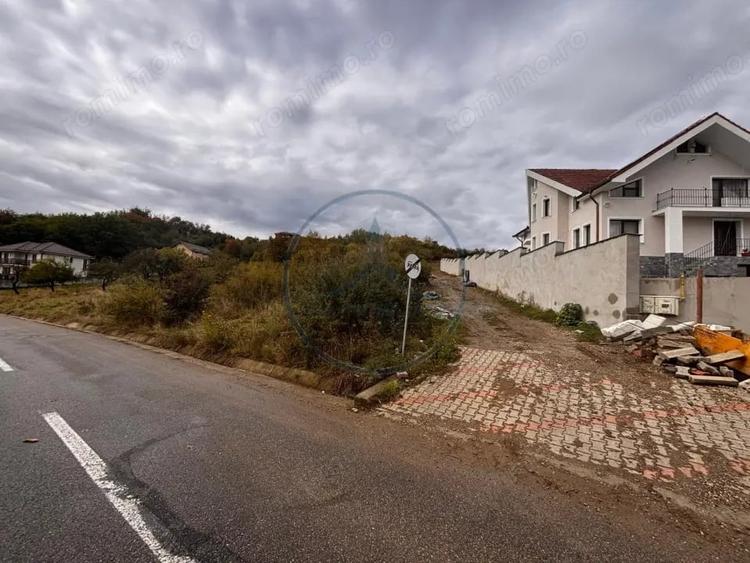 Teren de 5600 mp, în Centura