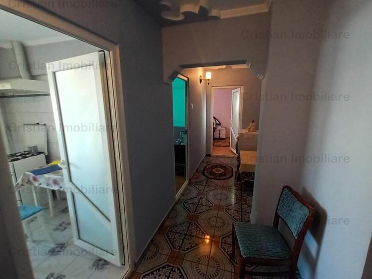 Apartament cu 3 camere decomandat în Apollo