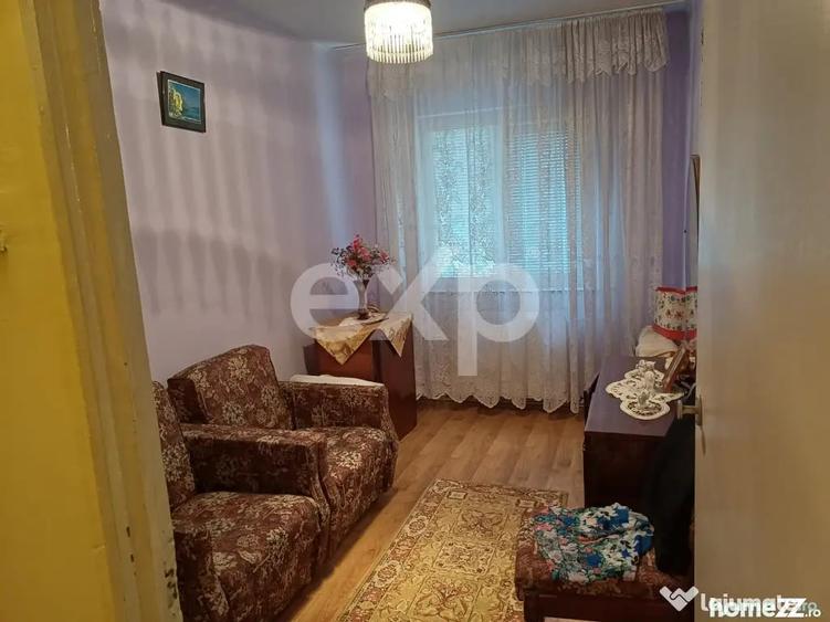 Apartament cu 3 camere decomandat în Central