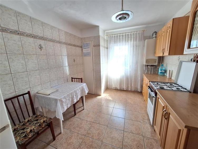 Apartament cu 3 camere decomandat în Nord
