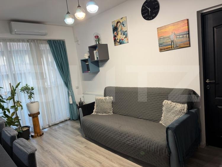 Apartament cu 3 camere semidecomandat, mobilat în Florești