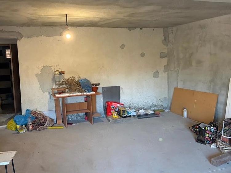 Casă individuală cu 3 camere cu Teren 1000 Mp în Leamna de Jos