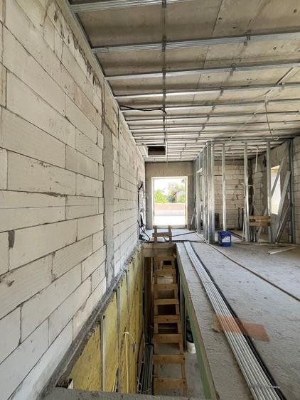 Casă individuală cu 4 camere cu Canalizare în Romană