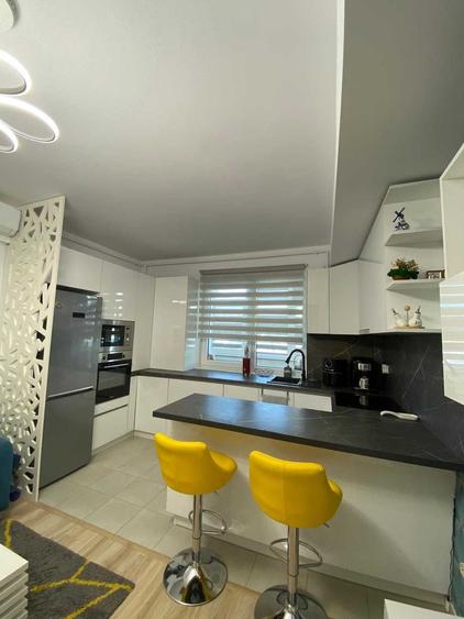 Apartament cu 2 camere decomandat în Central