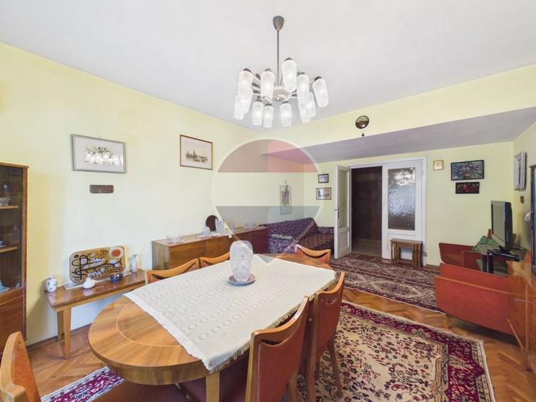 Apartament cu 3 camere decomandat în Amzei