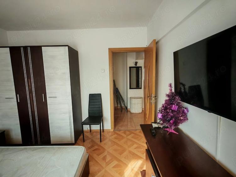 Apartament cu 3 camere decomandat în Republicii