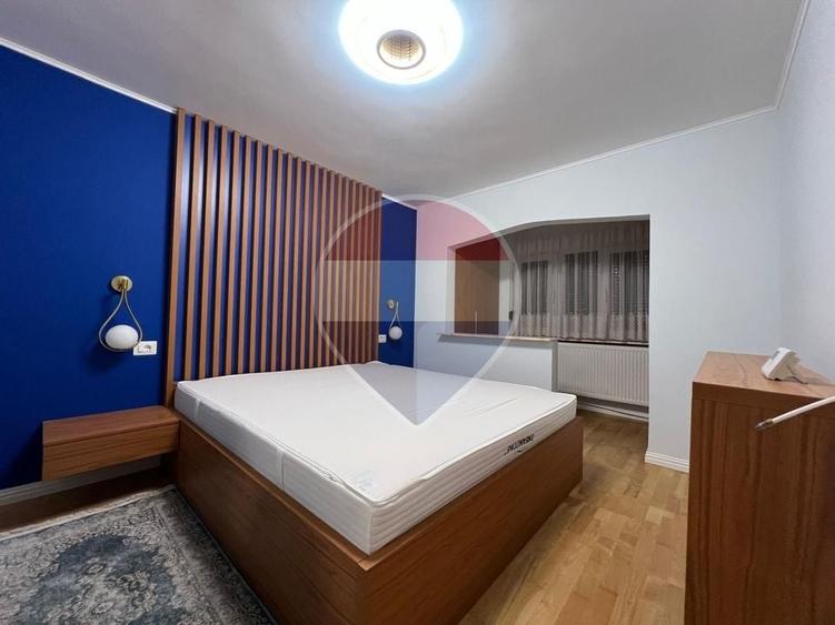 Apartament cu 2 camere decomandat, mobilat în Central