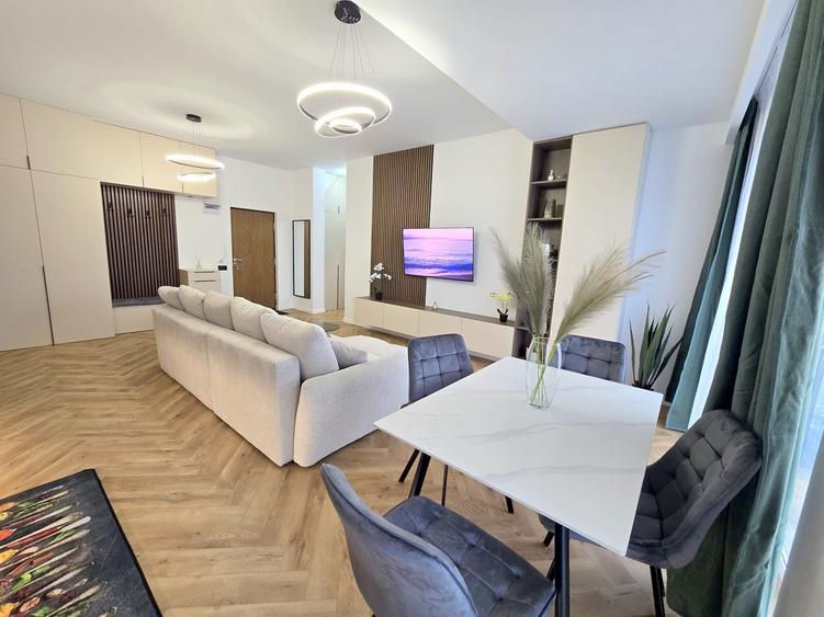 Apartament cu 2 camere semidecomandat în Florești