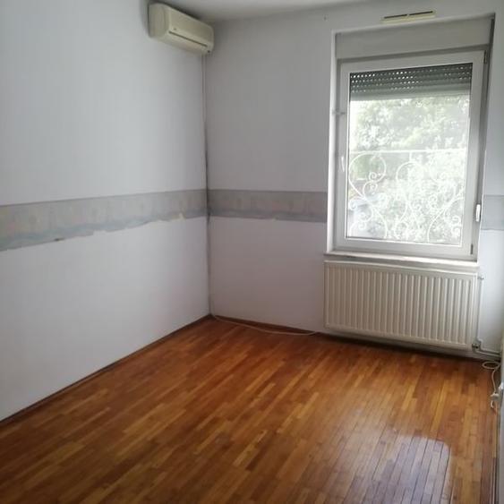 Casă cu 10 camere cu Canalizare în Băneasa