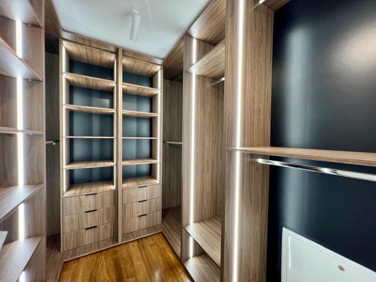 Apartament cu 4 camere decomandat, mobilat în P-ța Dorobanți