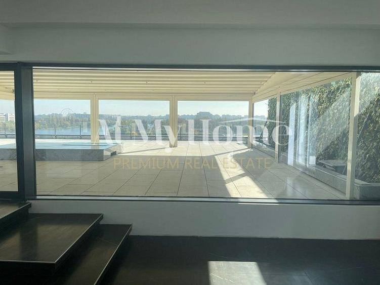 Penthouse cu 5 camere decomandat, mobilat în Barbu Văcărescu