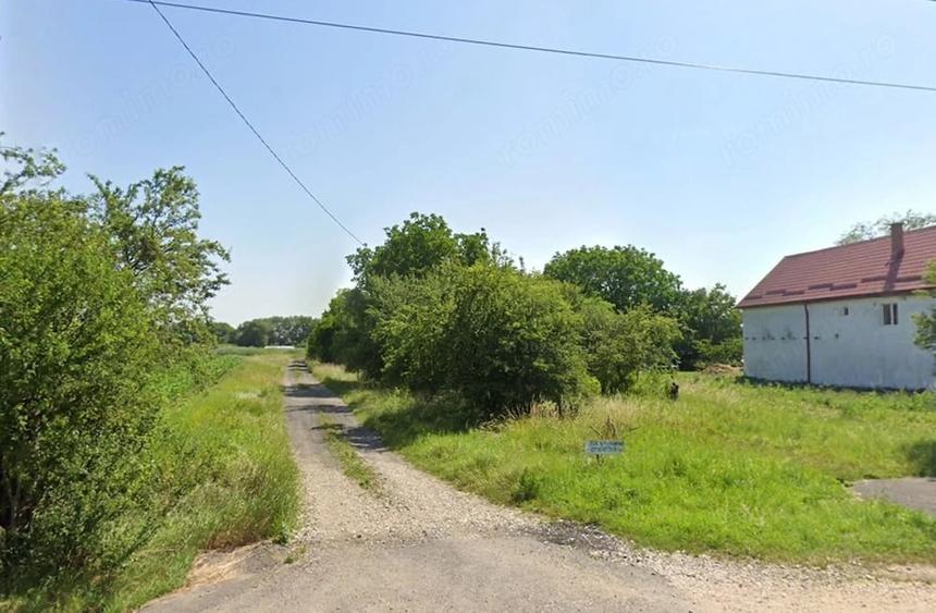 Teren de 660 mp, în Stupini