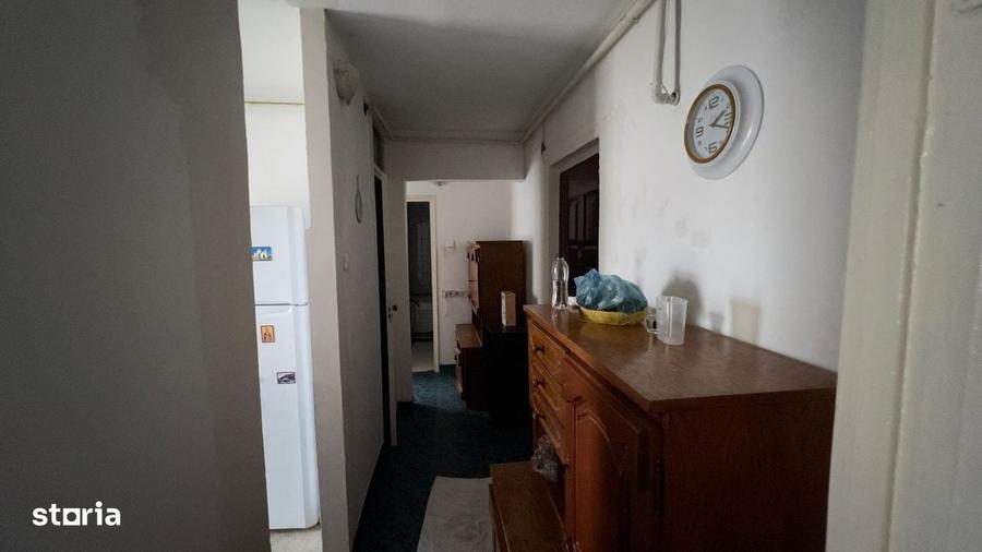 Apartament cu 2 camere decomandat în Petros
