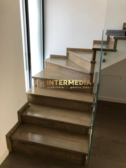 Duplex cu 4 camere cu Canalizare în Ultracentral