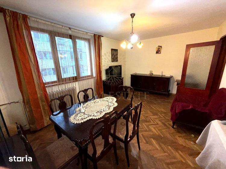 Apartament cu 4 camere decomandat în Drumul Taberei