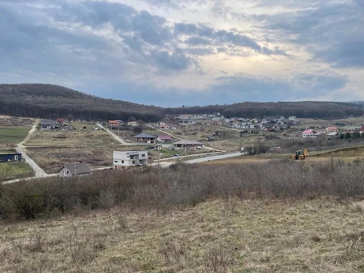 Teren de 1525 mp, în Jelna