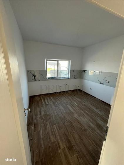 Casă cu 4 camere cu Teren 300 Mp în Central