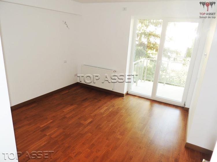 Apartament cu 3 camere semidecomandat în Parcul Circului