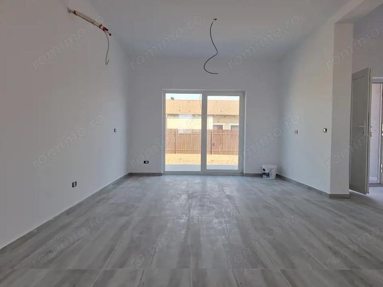 Casă cu 3 camere cu Teren 287 Mp în Sânandrei