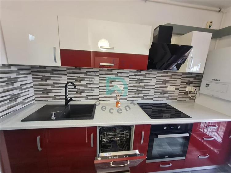 Apartament cu 2 camere decomandat, mobilat în Tractorul