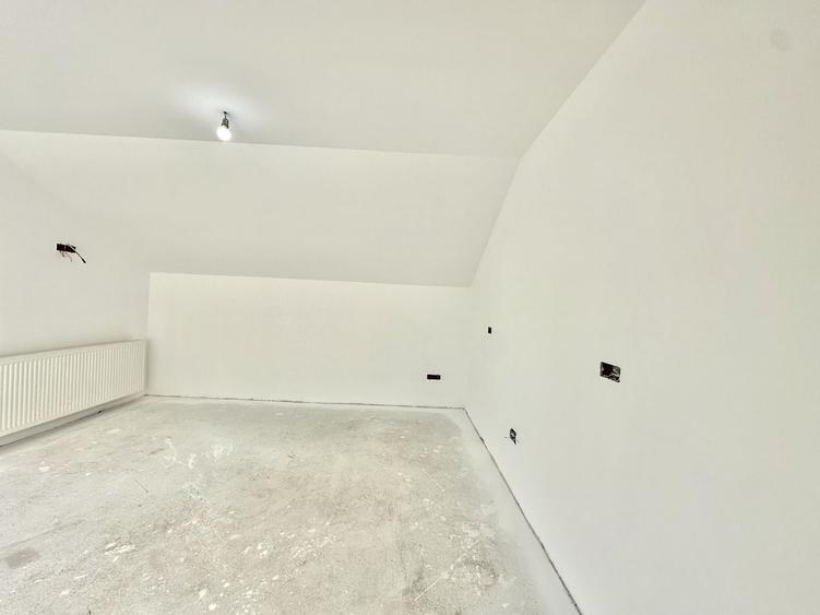 Casă individuală cu 5 camere cu Canalizare în Hălchiu